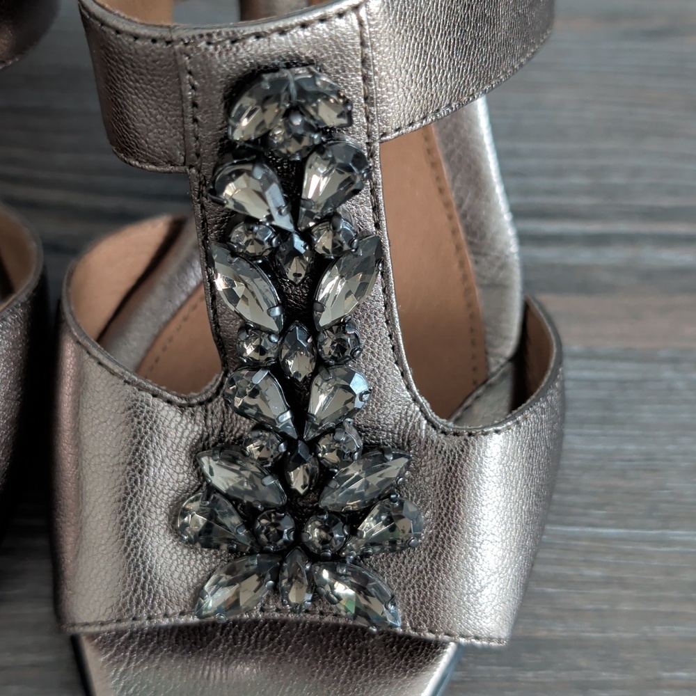 SOFFT Metallic Gold Leather Slip On Open Toe Heel Shoes Crystal Vamp 6W 6 Wide - Picture 4 of 15